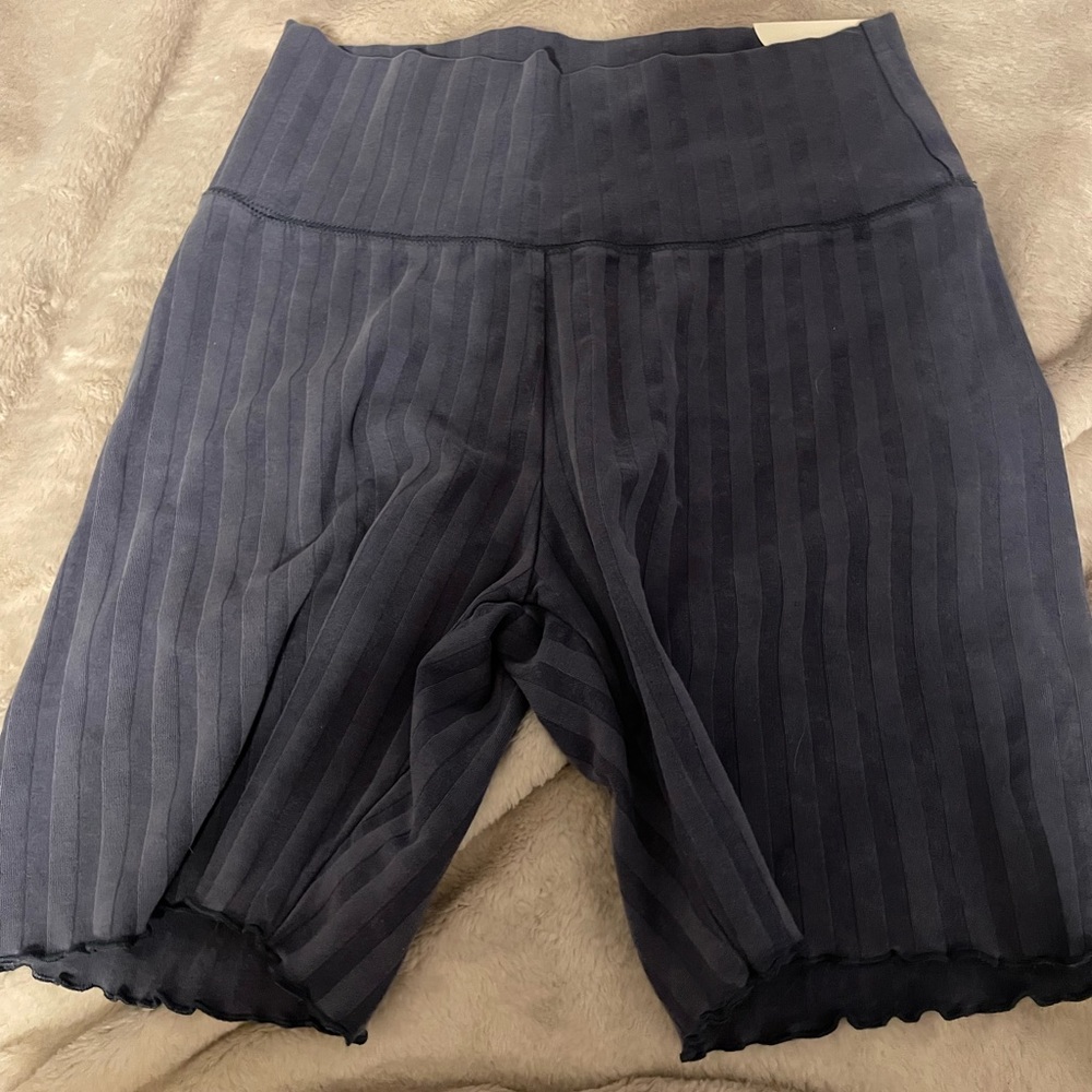 american eagle size large biker shorts in blue